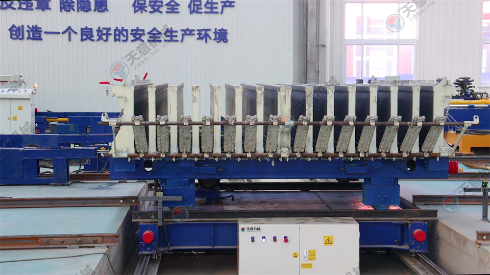 1668903632497768.jpg 墙板机